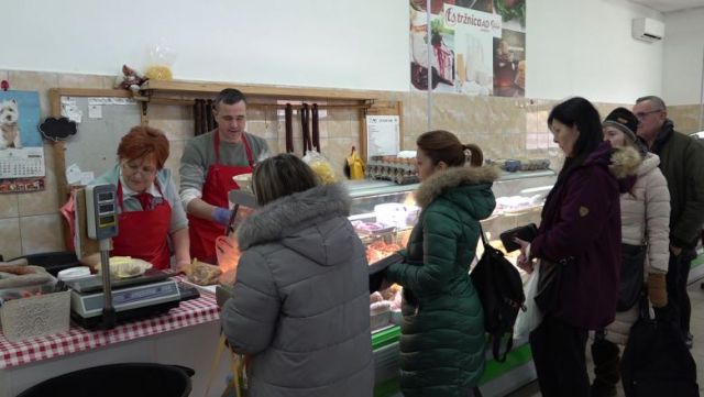 Široka ponuda i povoljne cene u Tržnom centru Mali Bajmok “Buvljak”