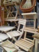 Drvene stolice (male, srednje, velike), cena od 400 do 1.500 RSD